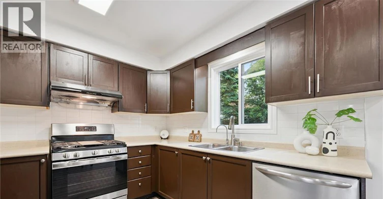 9-600 White Elm Boulevard, Waterloo, ON, N2V 2V2 - 8