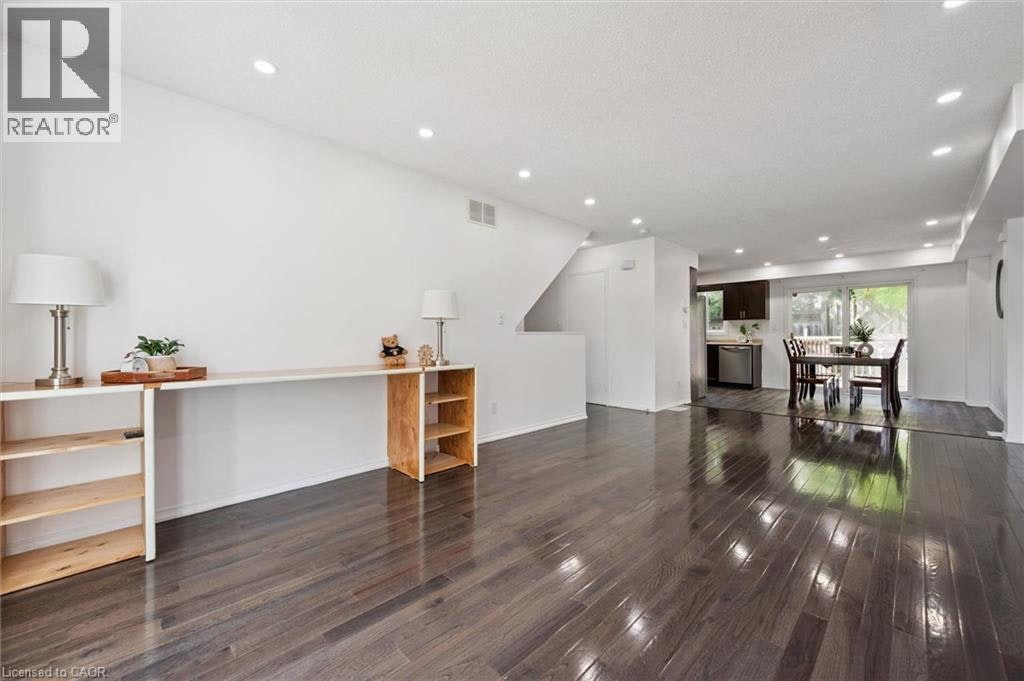 9-600 White Elm Boulevard, Waterloo, ON, N2V 2V2 - 4