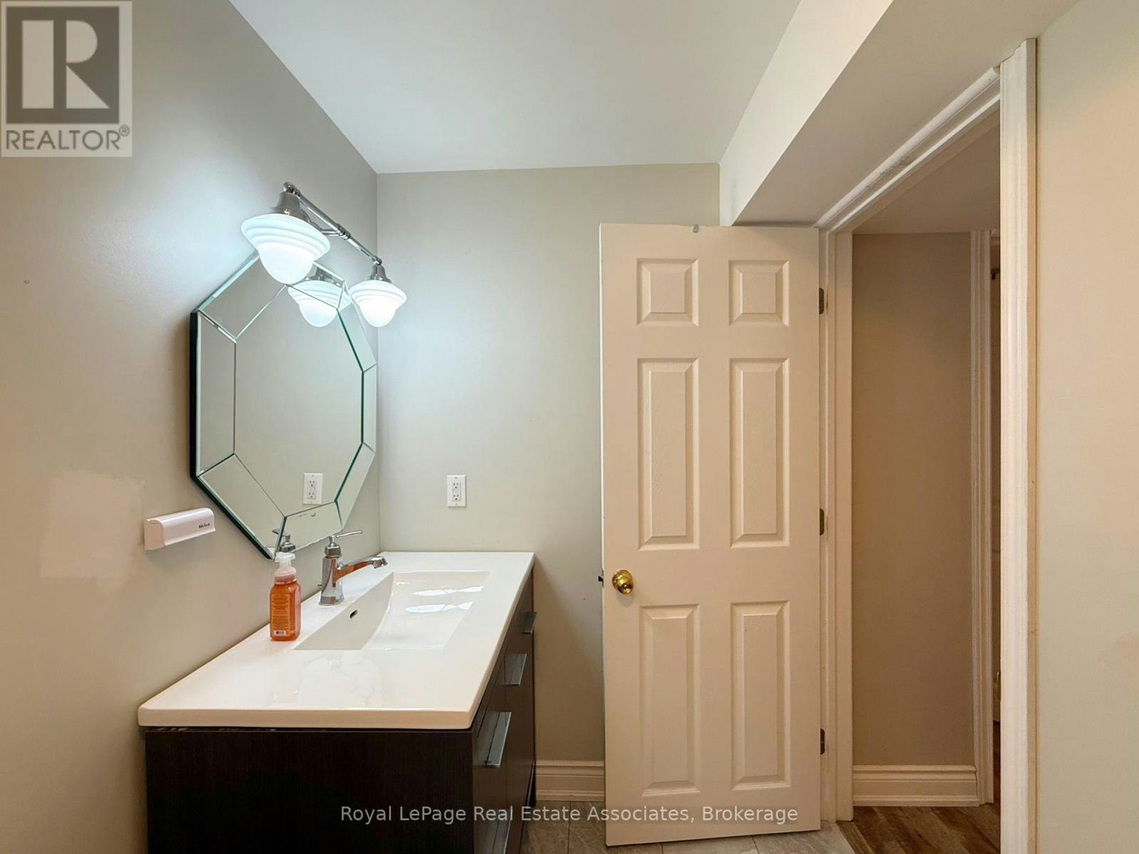 51 Sorbonne Drive, Brampton, ON, L6P 1Y6 - 8