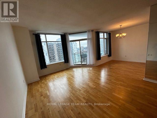 1801-570 Laurier Avenue W, Ottawa, ON, K1R 1C8 - 10