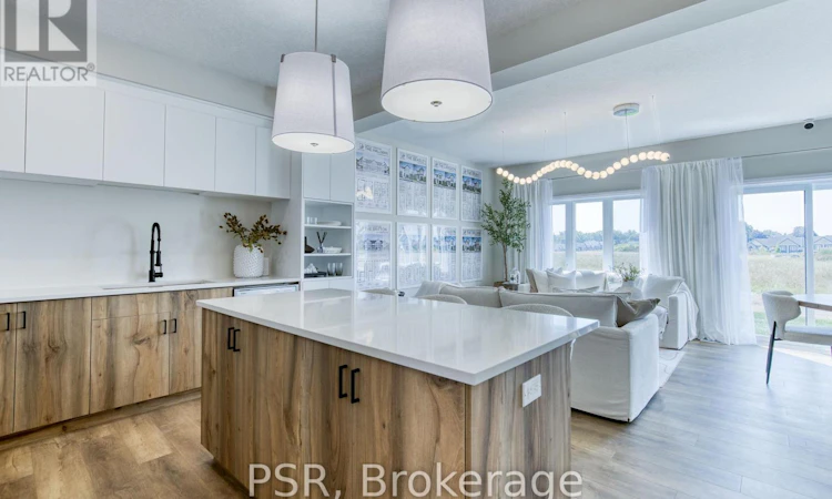 93 Rivergreen Crescent