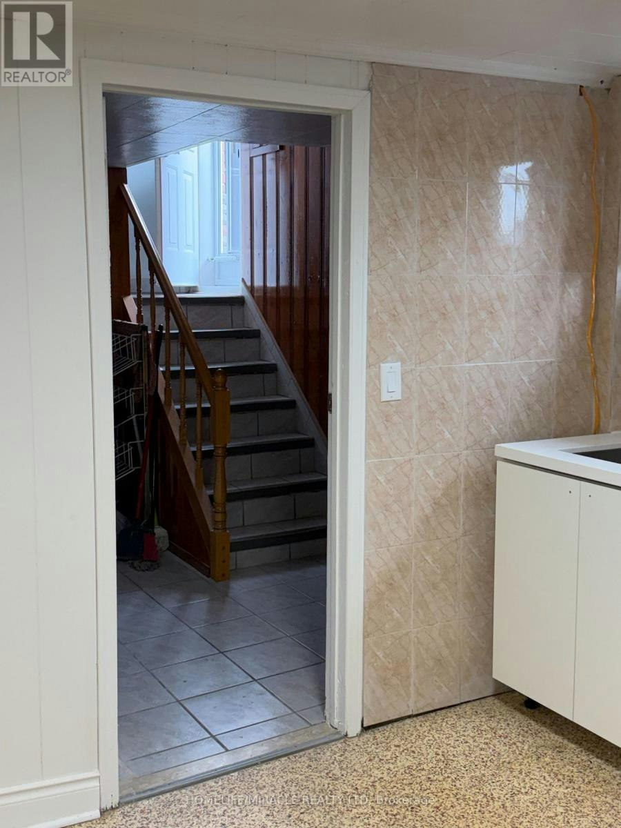 34 Bimbrok Road, Toronto, ON, M1K 4T7 - 11