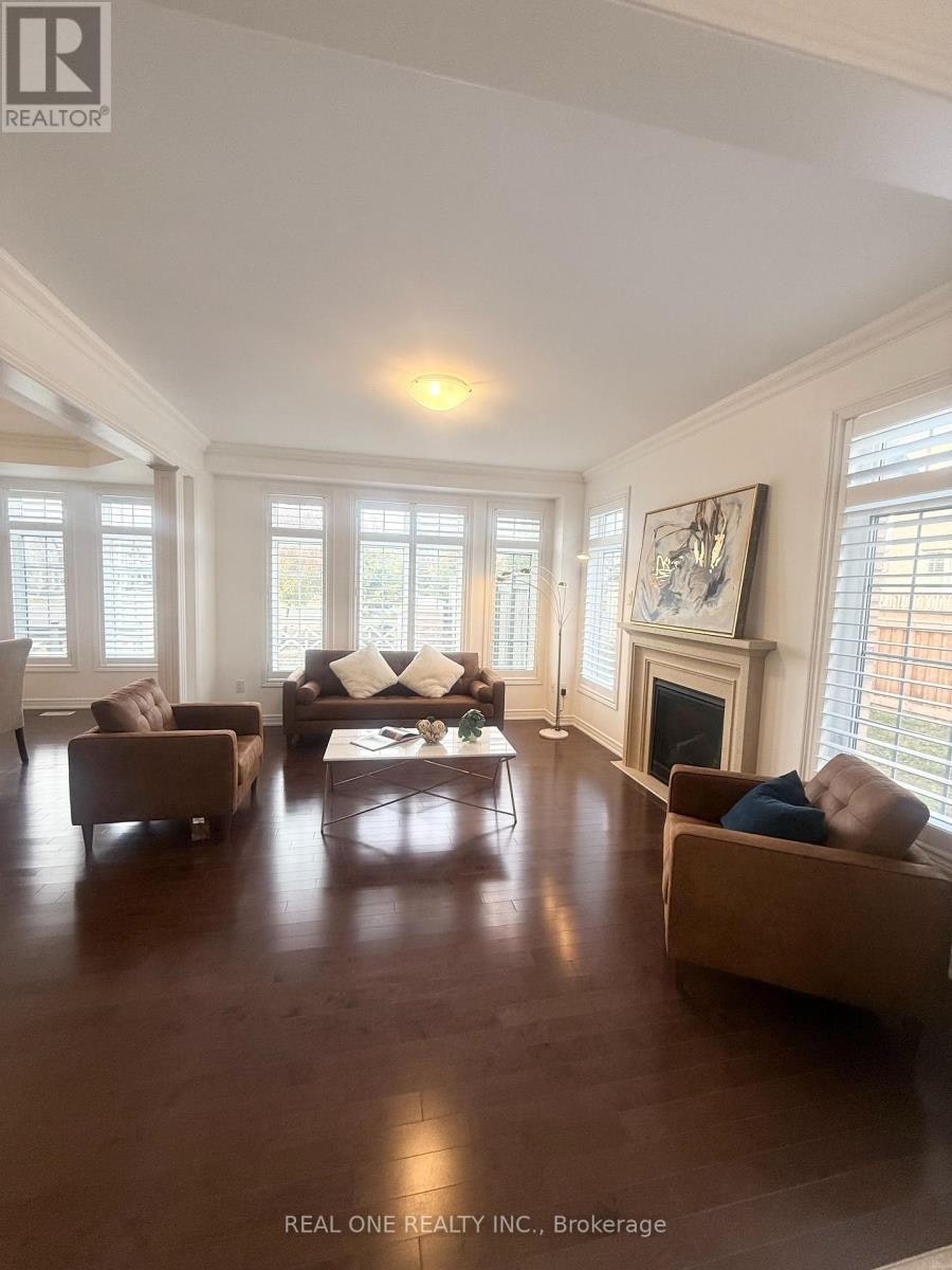 39 Mowder Drive, Aurora, ON, L4G 0V4 - 7