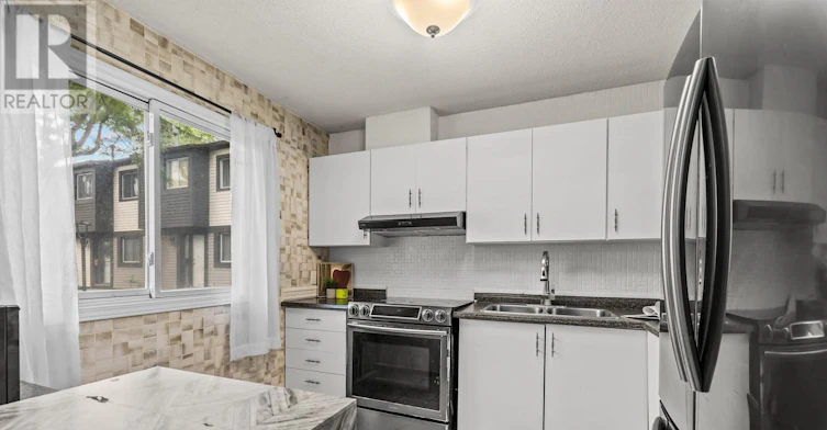 3565 Aladdin Lane, Ottawa, ON, K1T 1E1 - 3
