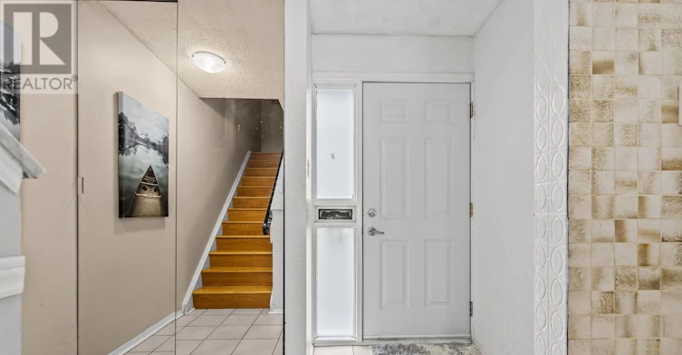 3565 Aladdin Lane, Ottawa, ON, K1T 1E1 - 2