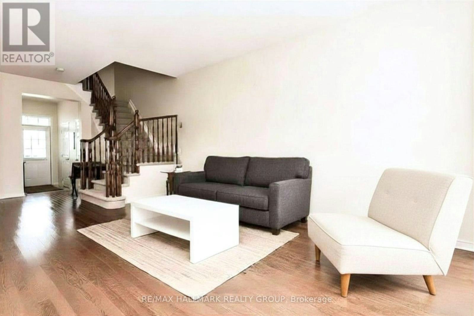 565 Pepperville Crescent, Ottawa, ON, K2M 0E6 - 4