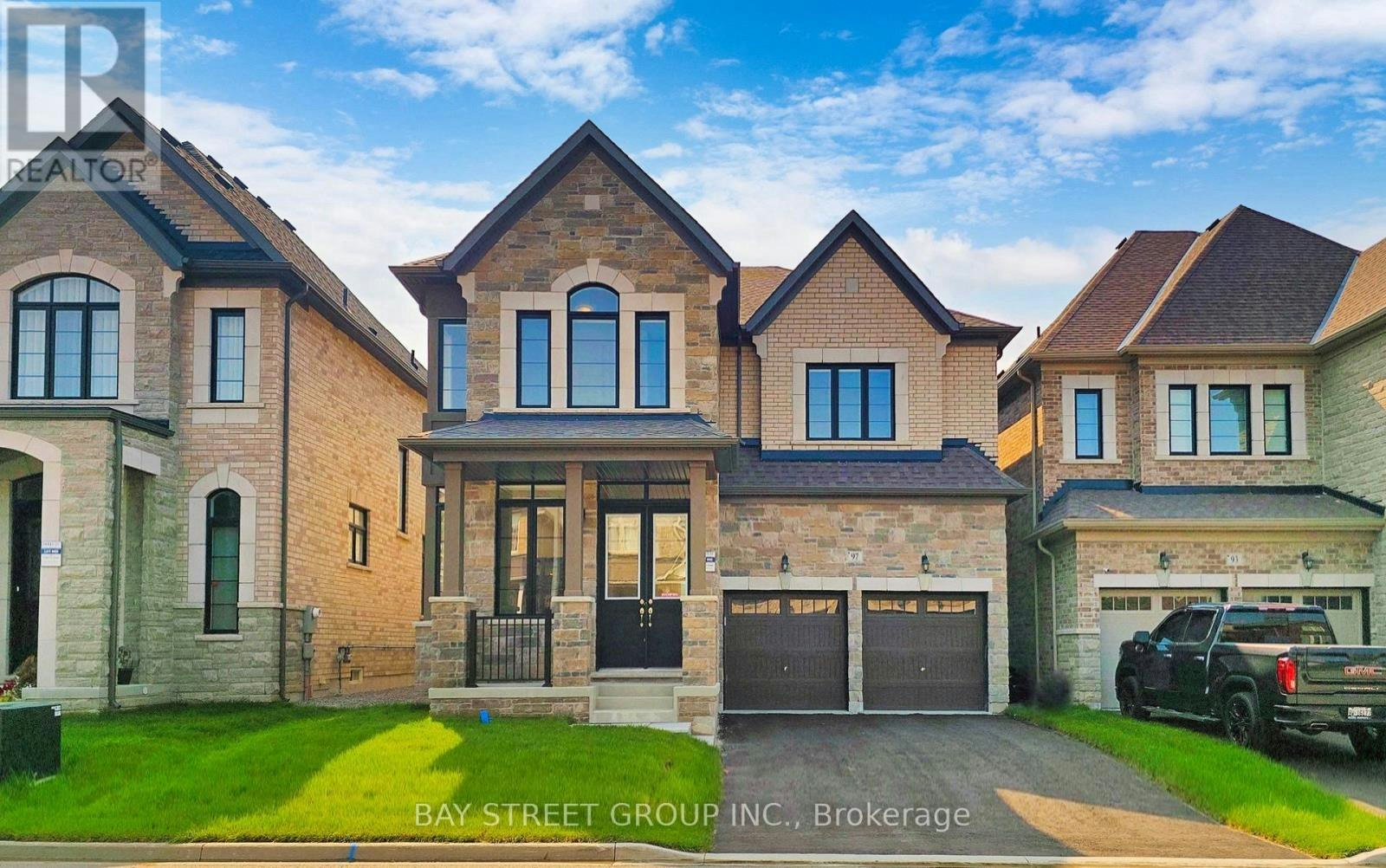 UPPER TWO BEDROOMS-97 Halldorson Avenue, Aurora, ON, L4G 0C5