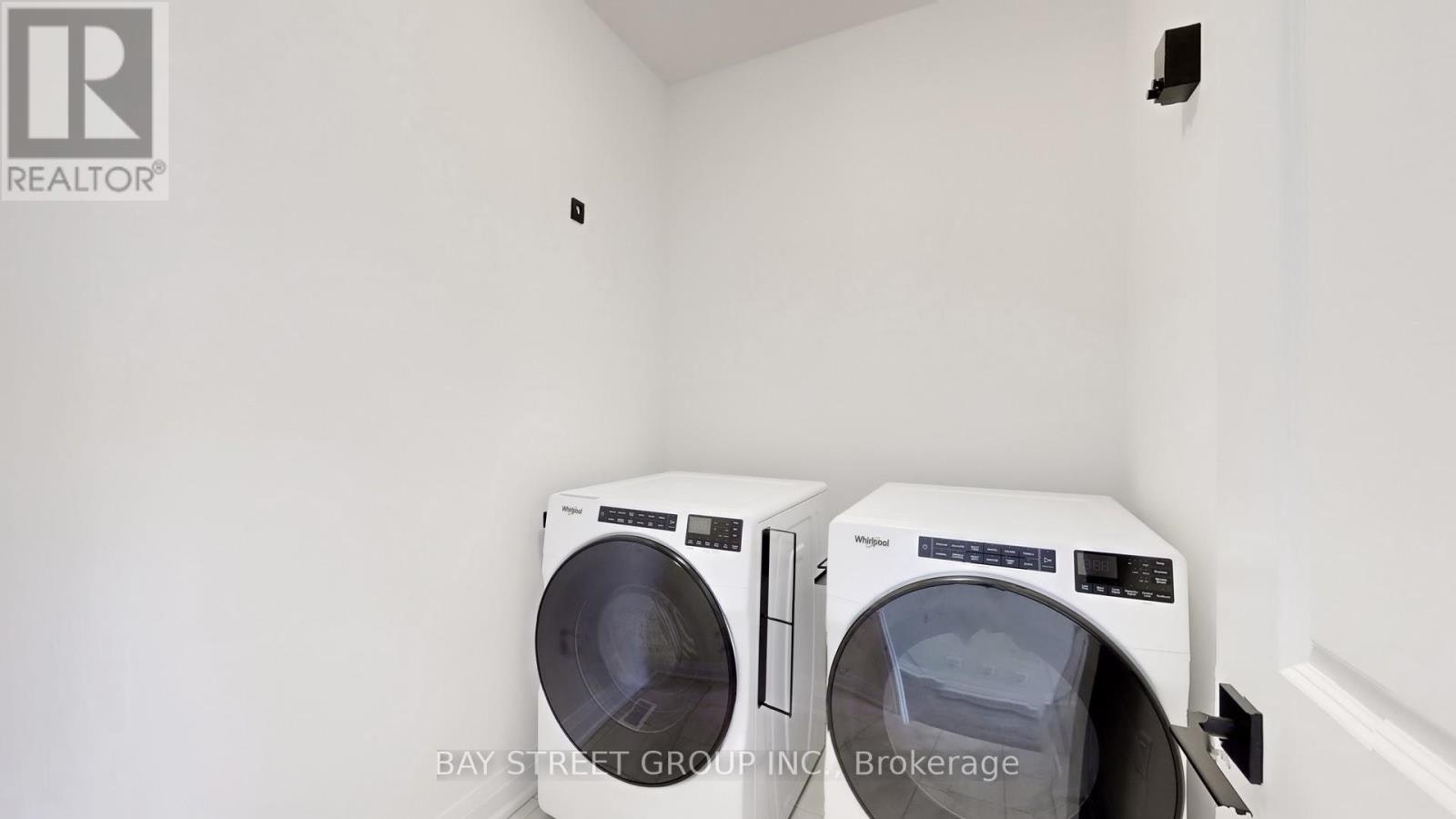 UPPER TWO BEDROOMS-97 Halldorson Avenue, Aurora, ON, L4G 0C5 - 11