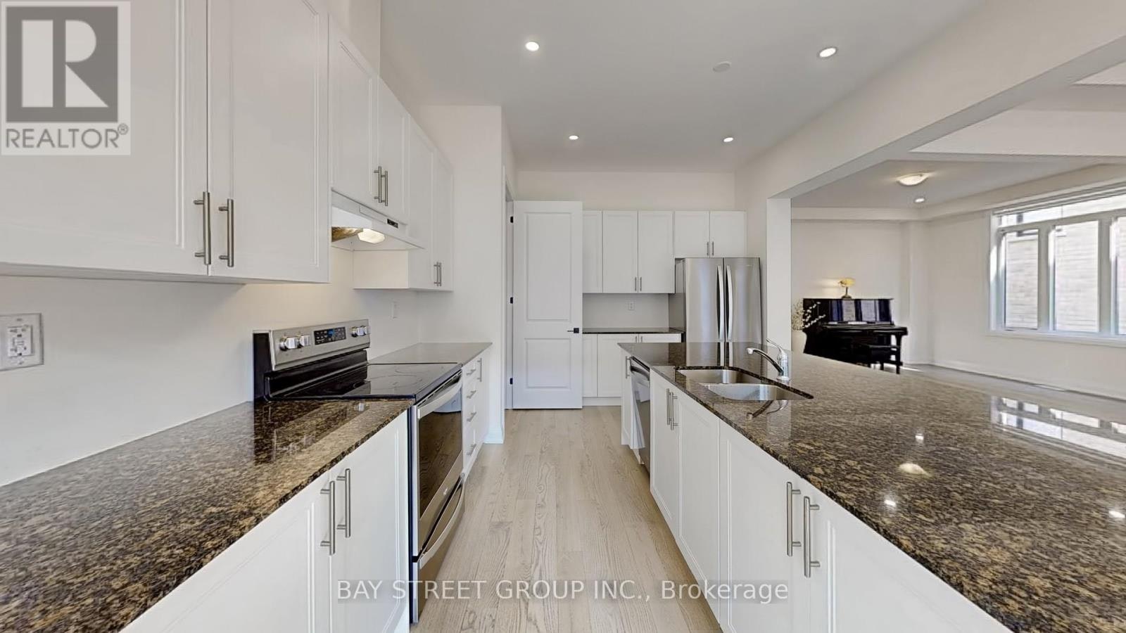 UPPER TWO BEDROOMS-97 Halldorson Avenue, Aurora, ON, L4G 0C5 - 4
