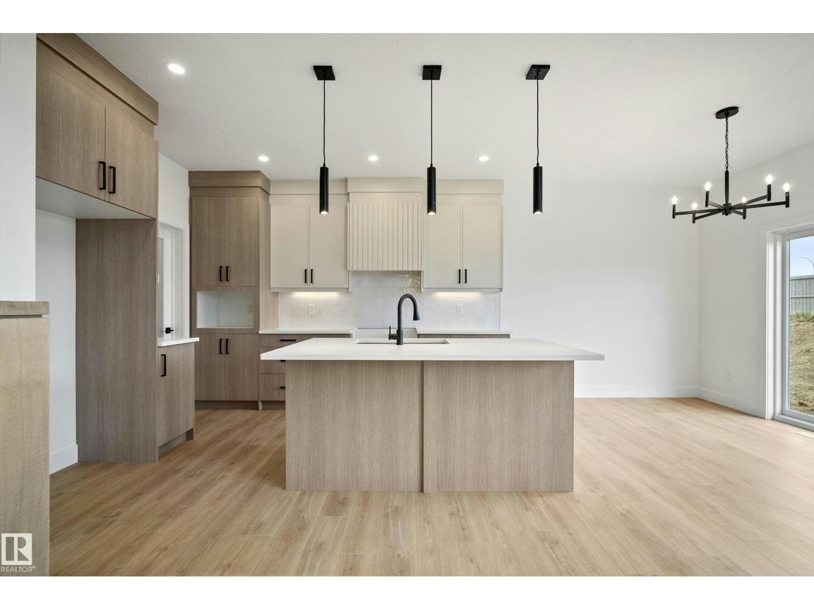 8533 223a Street NW, Edmonton, AB, T5T 8A2