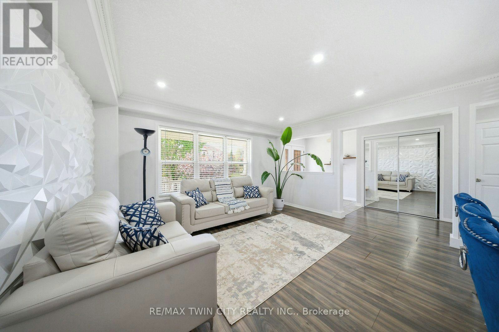 UPPER-20 Webb Avenue, Brantford, ON, N3T 6S5 - 8