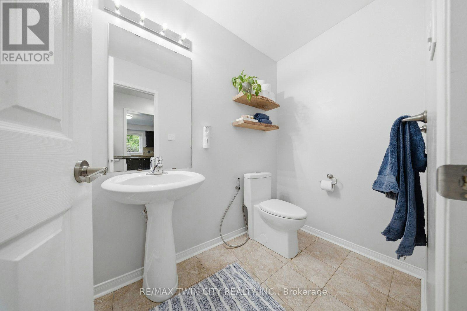 UPPER-20 Webb Avenue, Brantford, ON, N3T 6S5 - 9