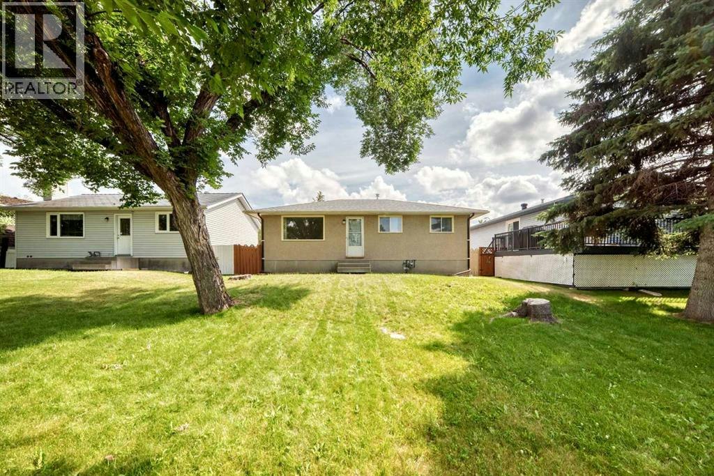 3238 32a Avenue SE, Calgary, AB, T2B 0J5