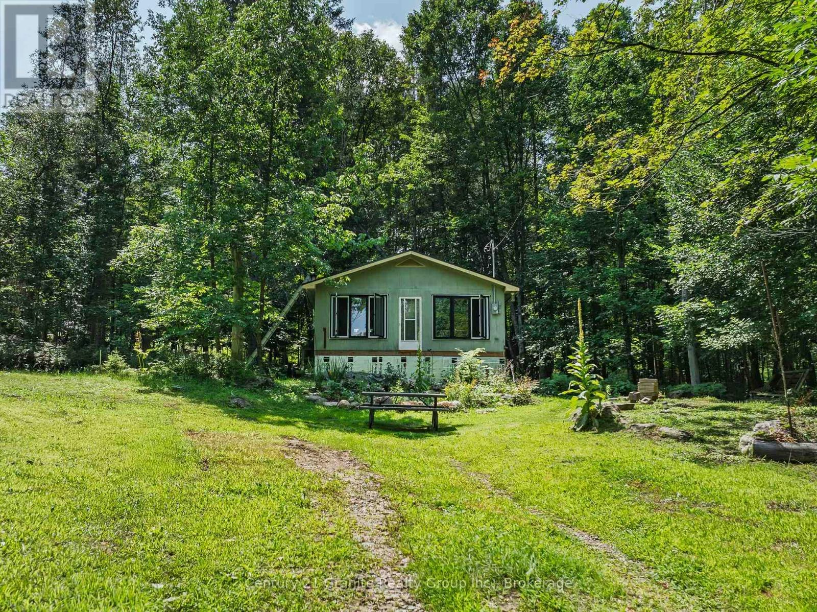 28 Dovers Hill Road, Dysart et al, ON, K0M 1S0