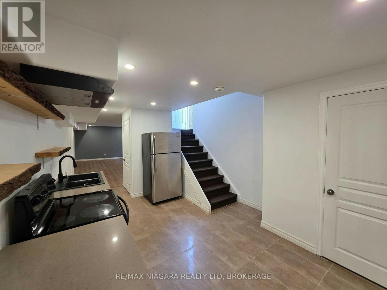LOWER LEVEL-8383 Heikoop Crescent, Niagara Falls, ON, L2H 3J7 - 4