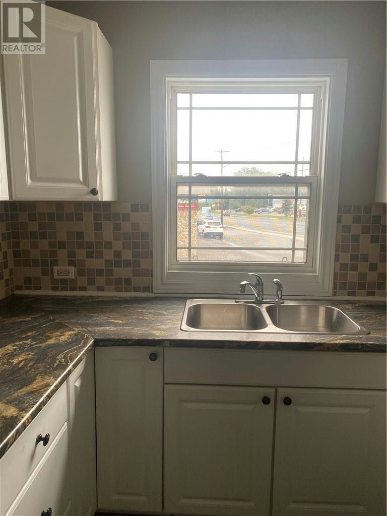 Main Floor-3045 Falconbridge Highway, Greater Sudbury, ON, P3L 1J4 - 9