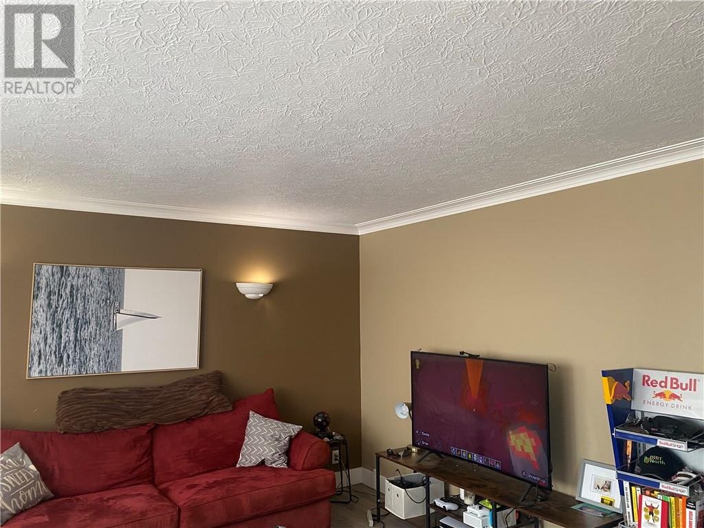 Main Floor-3045 Falconbridge Highway, Greater Sudbury, ON, P3L 1J4 - 7