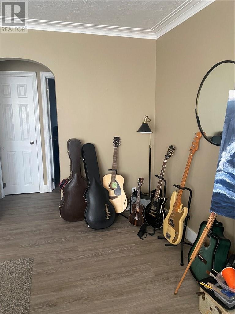 Main Floor-3045 Falconbridge Highway, Greater Sudbury, ON, P3L 1J4 - 9