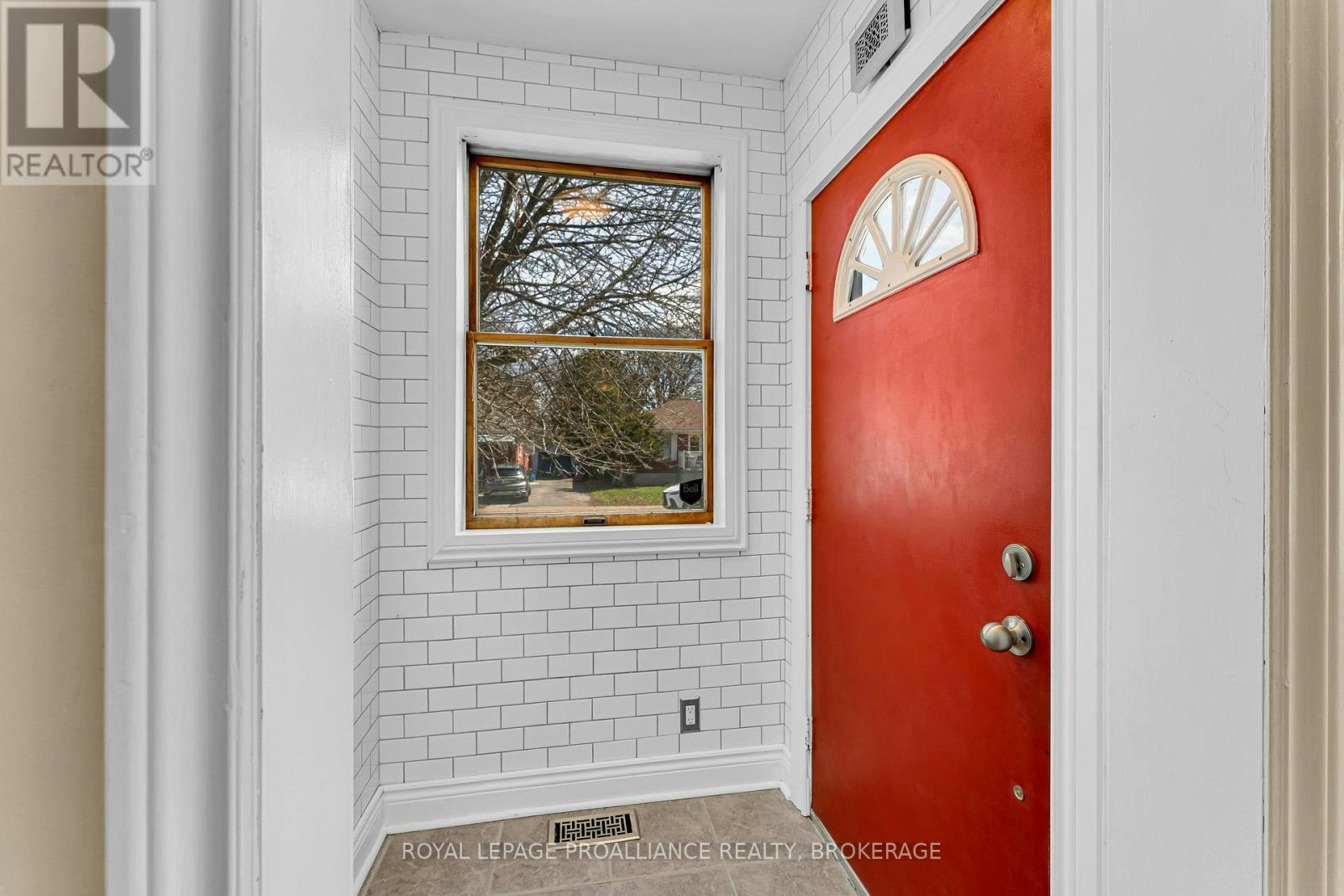 524 College Street, Kingston, ON, K7L 4M9 - 4