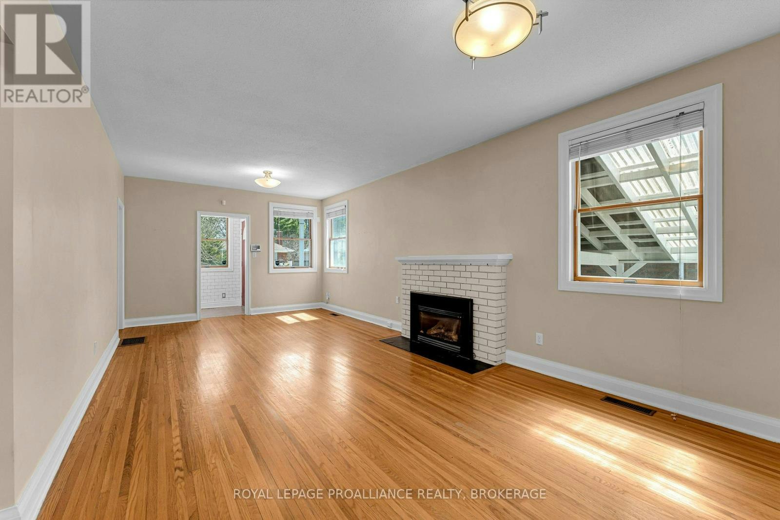 524 College Street, Kingston, ON, K7L 4M9 - 8