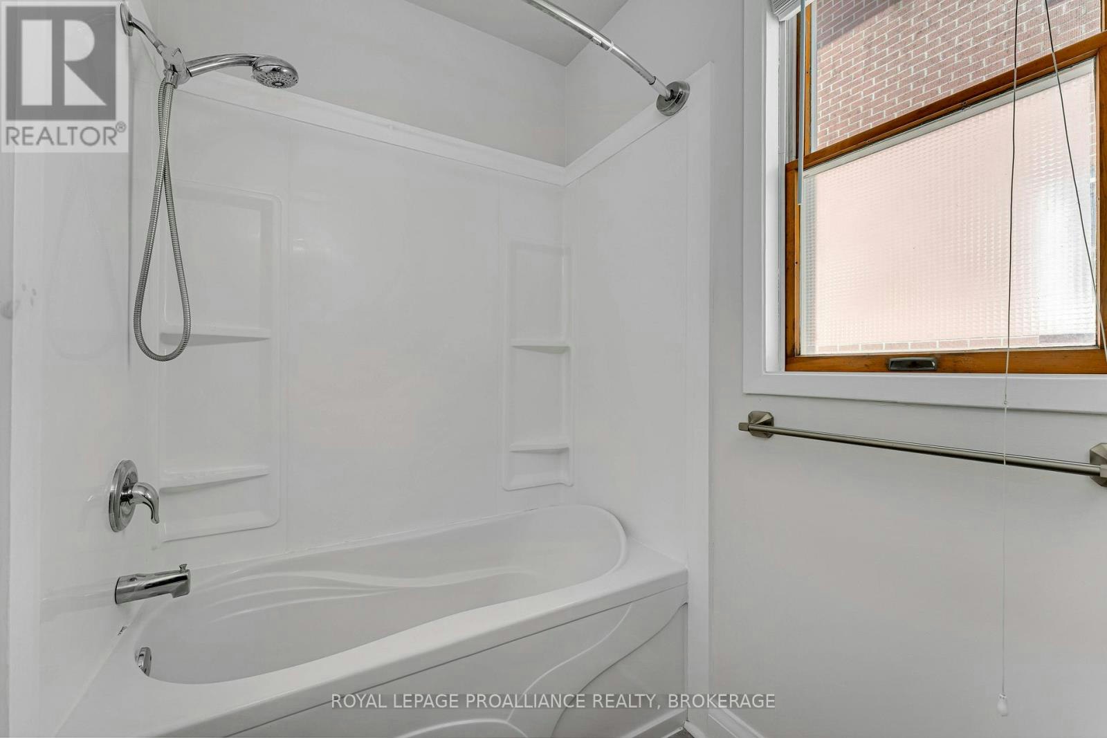 524 College Street, Kingston, ON, K7L 4M9 - 17