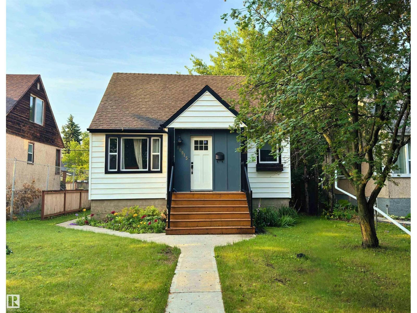 10915 67 Avenue NW, Edmonton, AB, T6H 2A5