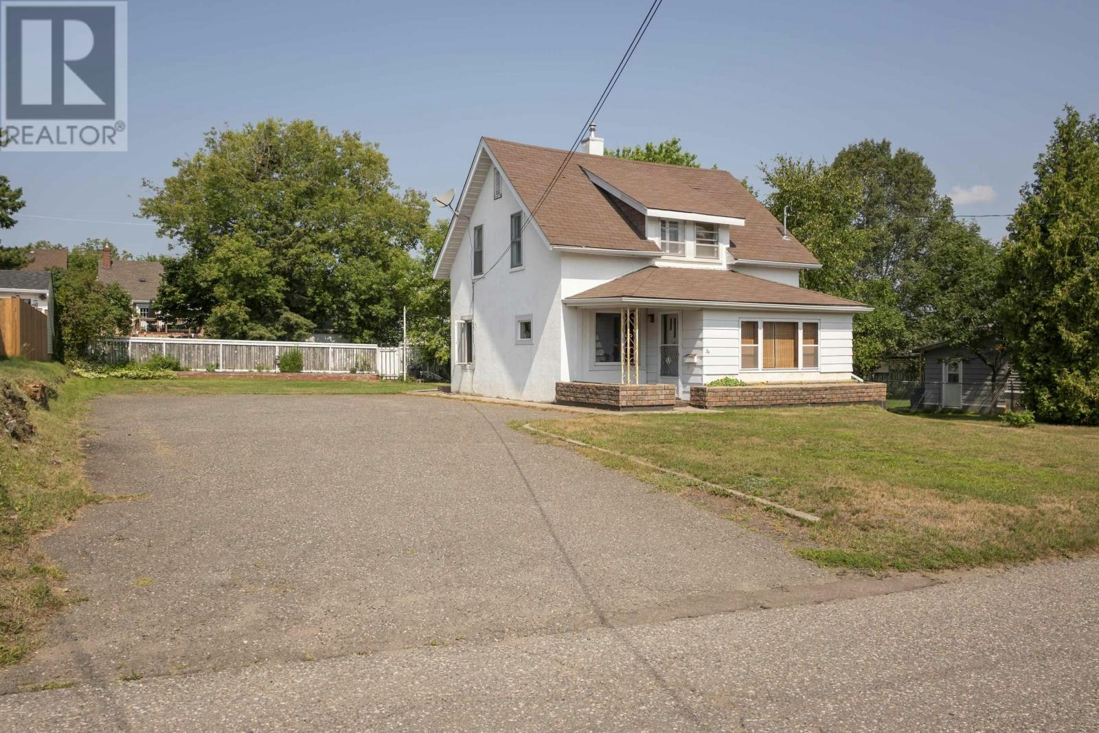 34 Knight Street, Thunder Bay, ON, P7A 5M2