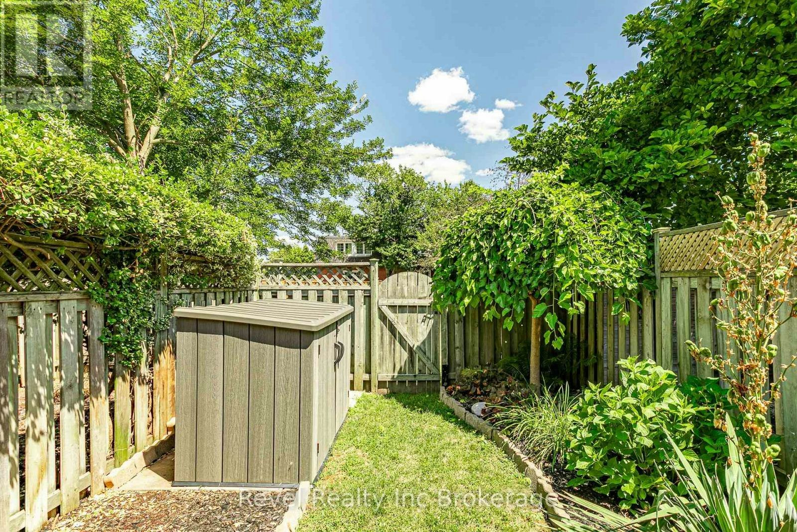 16 Homestead Crescent, London, ON, N6G 2E4 - 16