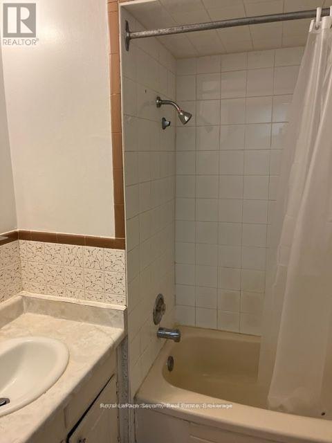 2 1746a Eglinton Avenue W, Toronto, ON, M6E 2H6 - 13