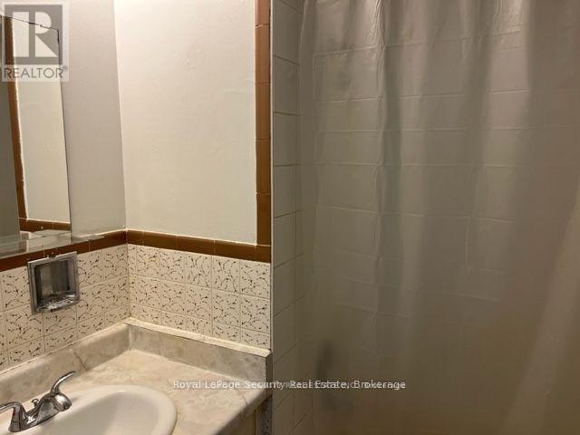 2 1746a Eglinton Avenue W, Toronto, ON, M6E 2H6 - 14