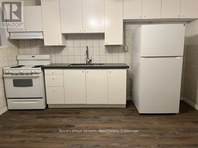 2 1746a Eglinton Avenue W, Toronto, ON, M6E 2H6 - 2