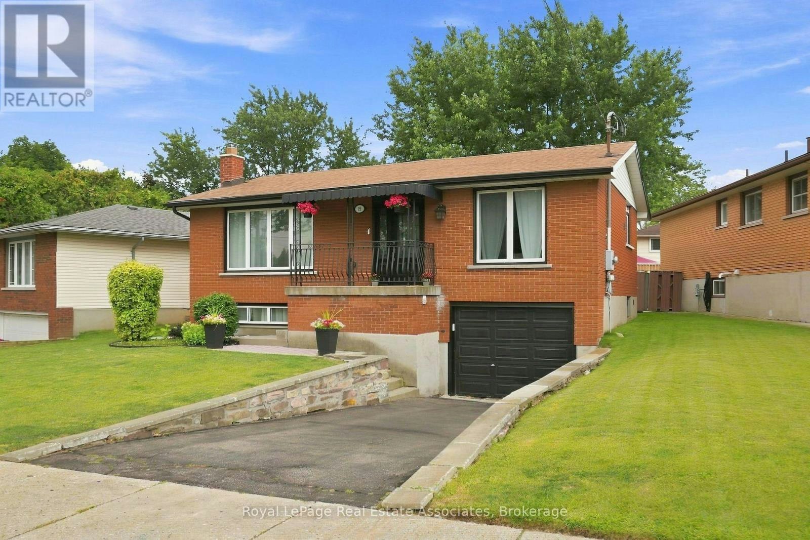 15 Quay Court, Hamilton, ON, L8W 1R2