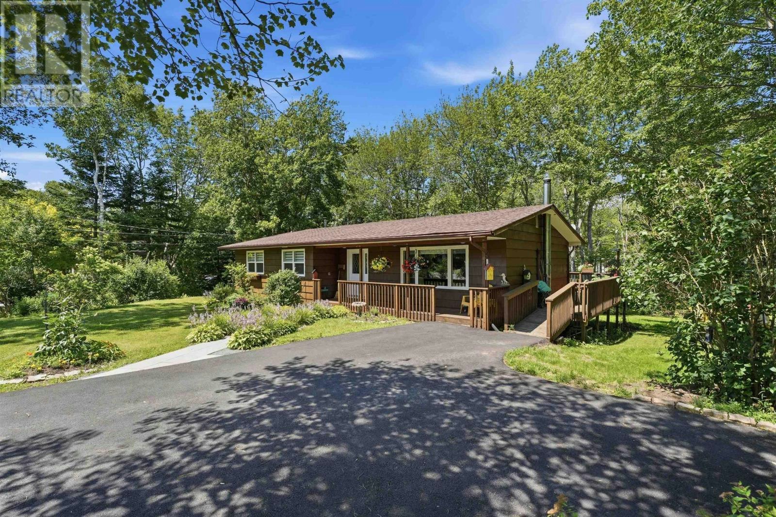 28 Elk Road, Upper Tantallon, NS, B3Z 1C5