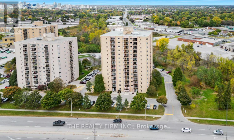 1206-858 Commissioners Road E
