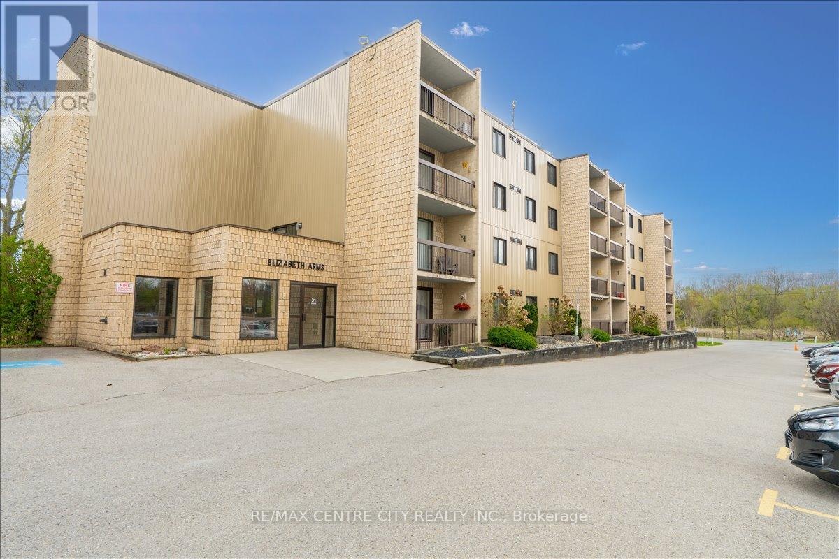 102-31 Victoria Street S, Strathroy, ON, N7G 3Y4