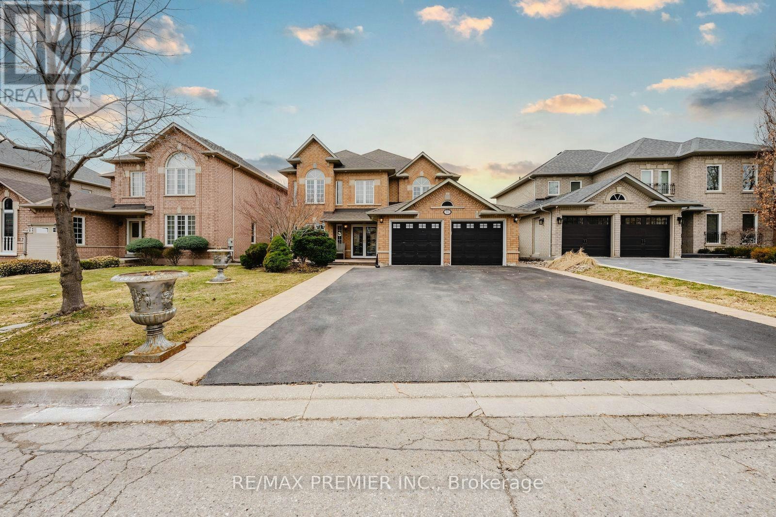 16 St Michele Place, Vaughan, ON, L4H 1H3