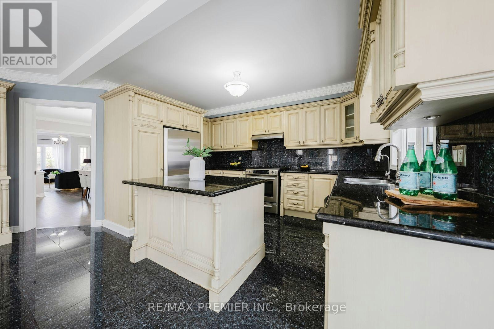 16 St Michele Place, Vaughan, ON, L4H 1H3 - 6
