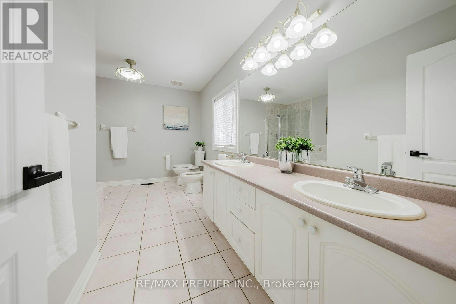 16 St Michele Place, Vaughan, ON, L4H 1H3 - 8