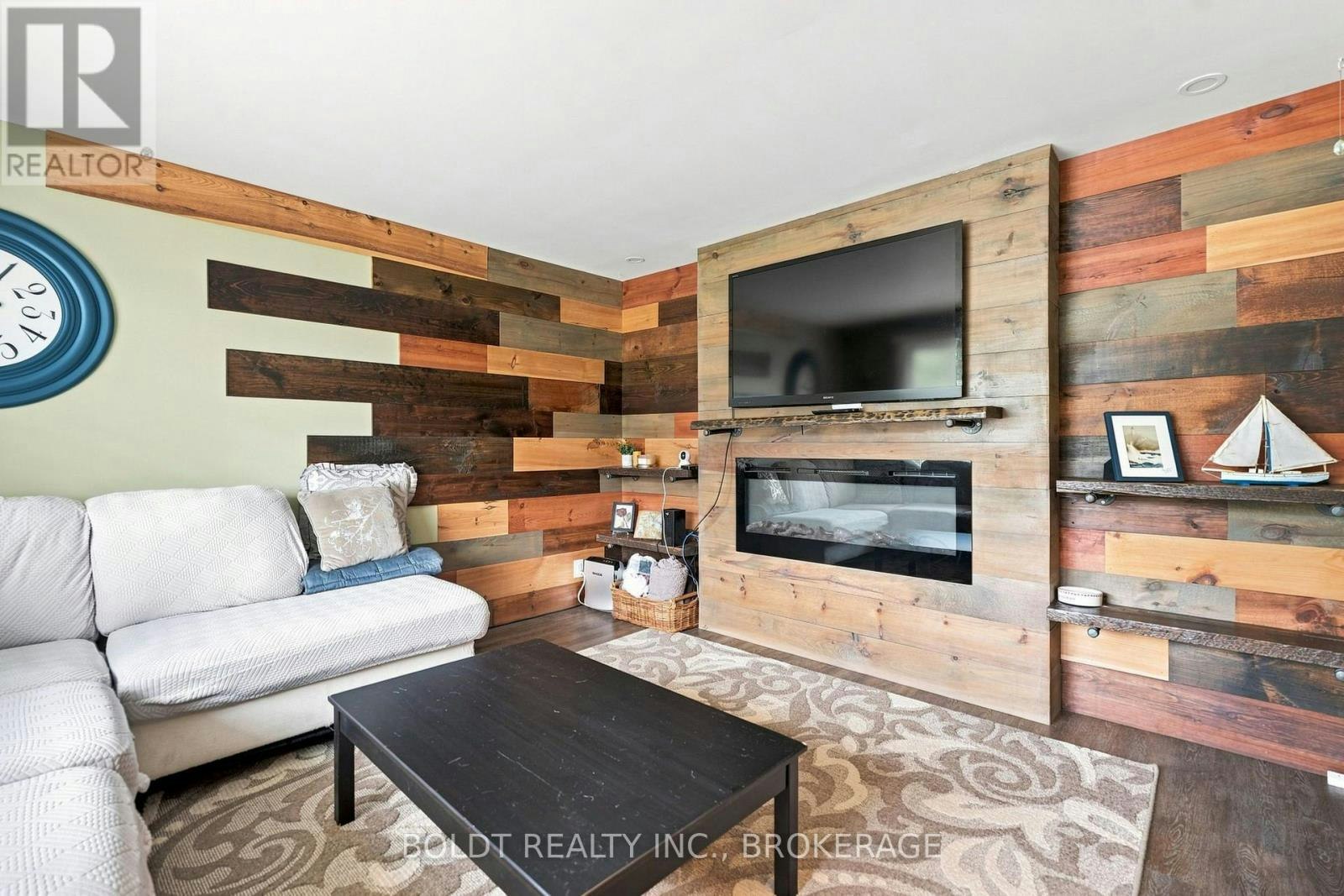 8166 Thorold Stone (Main Road, Niagara Falls, ON, L2H 1A6 - 4