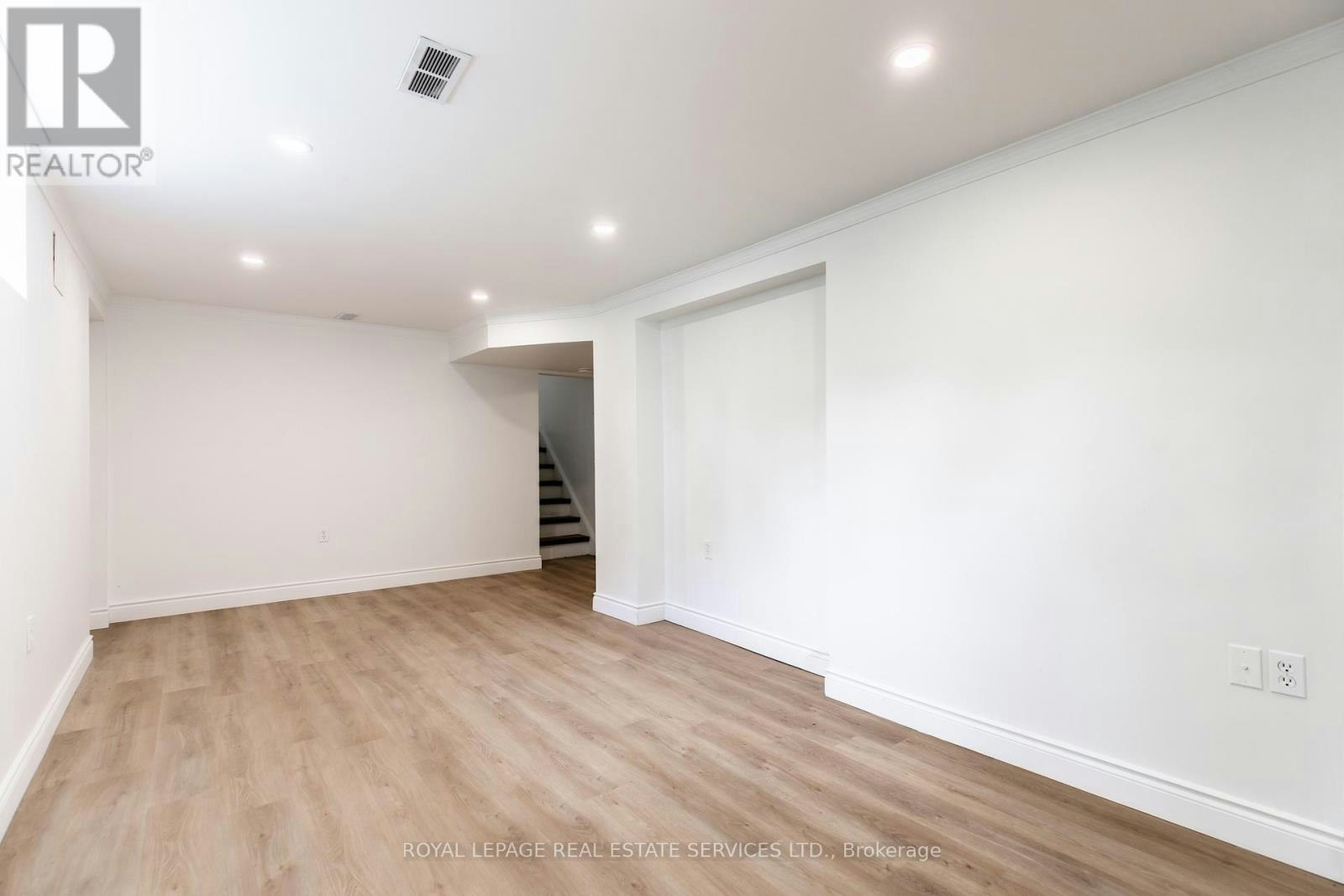 2-227 Lakeshore Road W, Oakville, ON, L6K 1E9 - 12