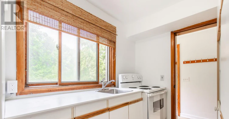 2-227 Lakeshore Road W, Oakville, ON, L6K 1E9 - 5