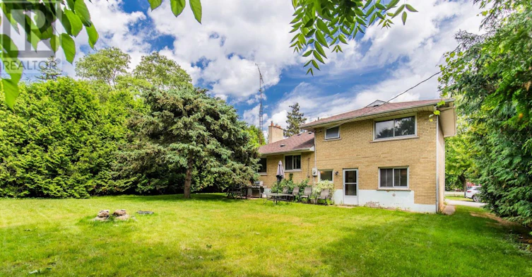 2-227 Lakeshore Road W, Oakville, ON, L6K 1E9 - 2