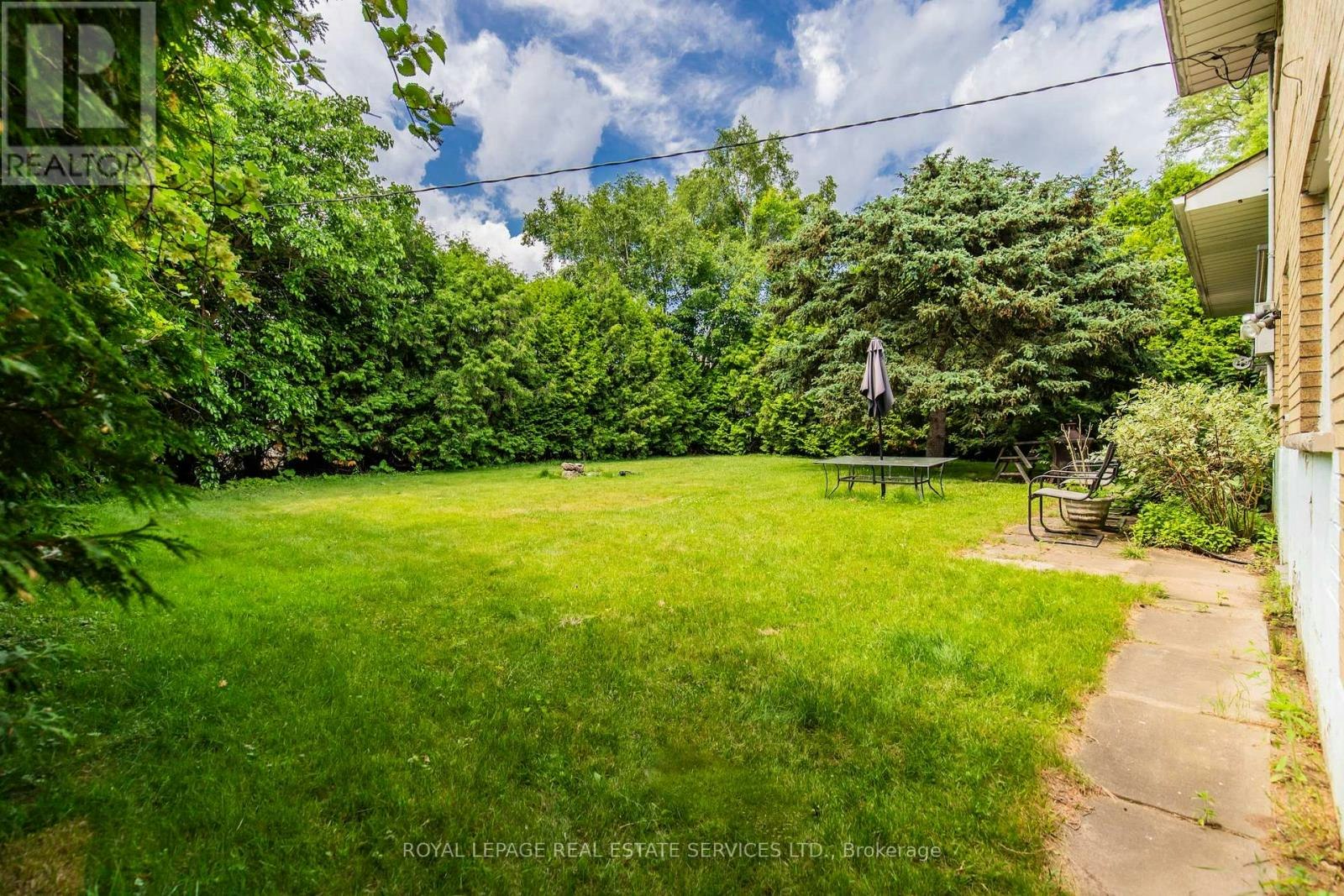 2-227 Lakeshore Road W, Oakville, ON, L6K 1E9 - 3
