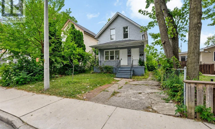 418 Caron Avenue