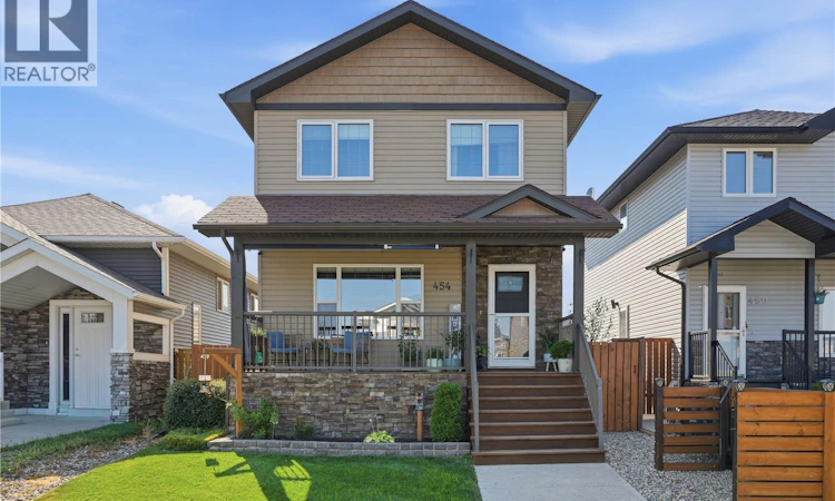 454 Geary Crescent
