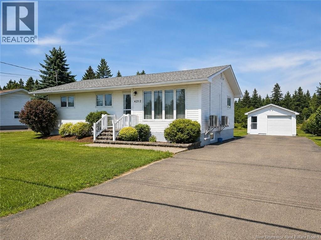 4212 Foster Chemin, Tracadie-Sheila, NB, E1X 1C2
