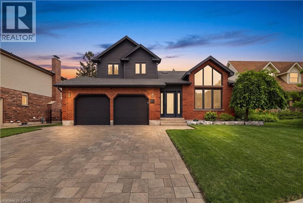 10 Rolling Acres Drive, Kitchener, ON, N2A 3W6