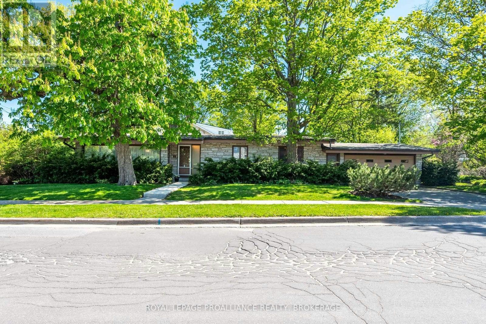 2 Churchill Street, Kingston, ON, K7M 2K5