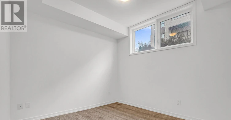 15-20 Lytham Green Circle, Newmarket, ON, L3Y 0H4 - 17