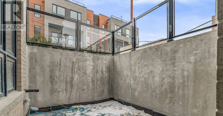 15-20 Lytham Green Circle, Newmarket, ON, L3Y 0H4 - 3